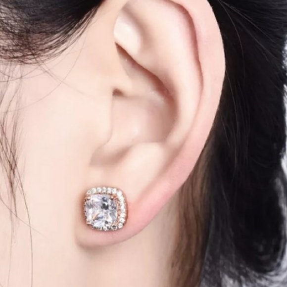 NEW 18k Rose Gold Diamond Cushion Halo Earrings - Picture 3 of 4